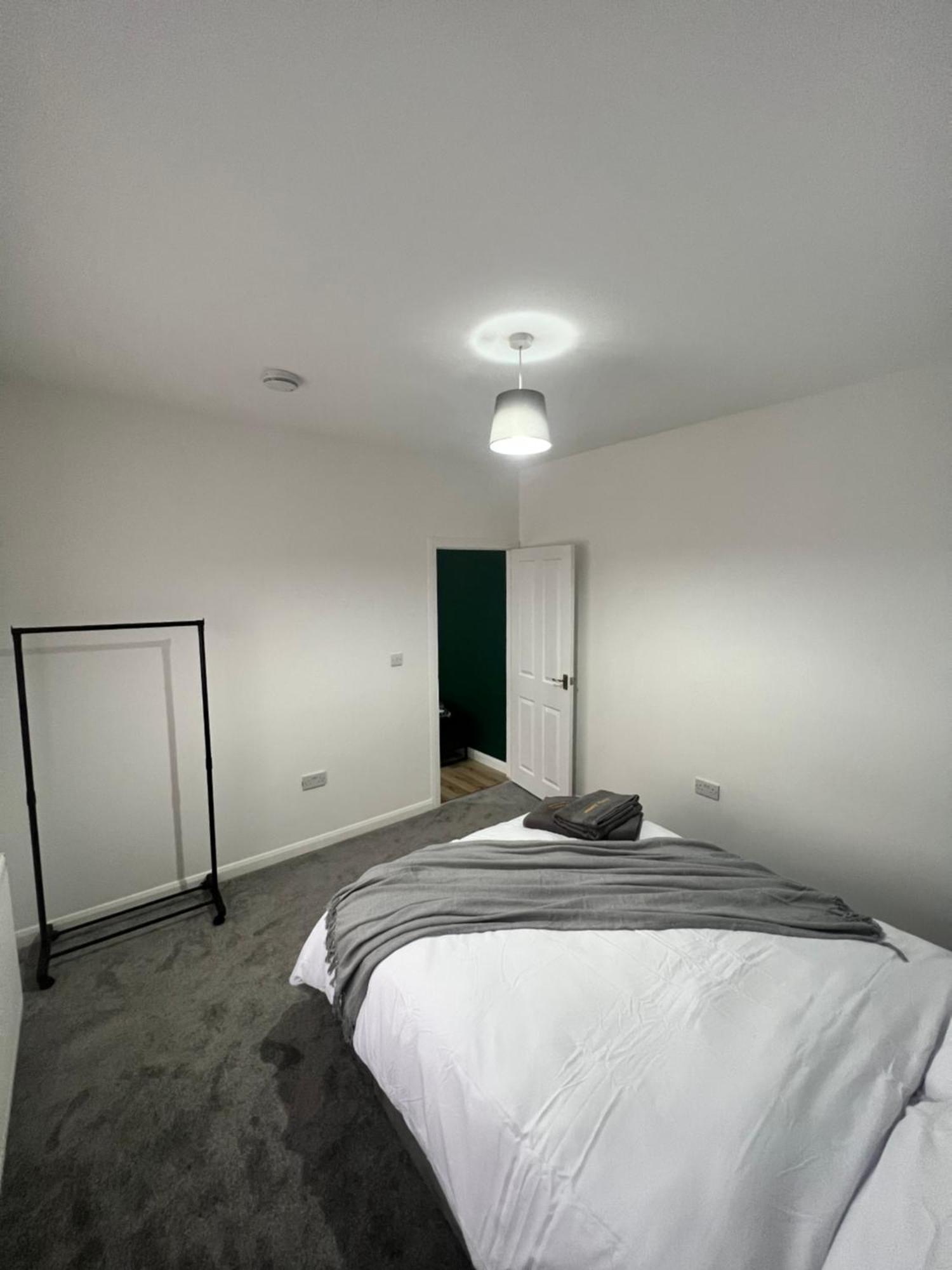 Alexandra -secured Parking -2 Bedrooms Apartment Crewe