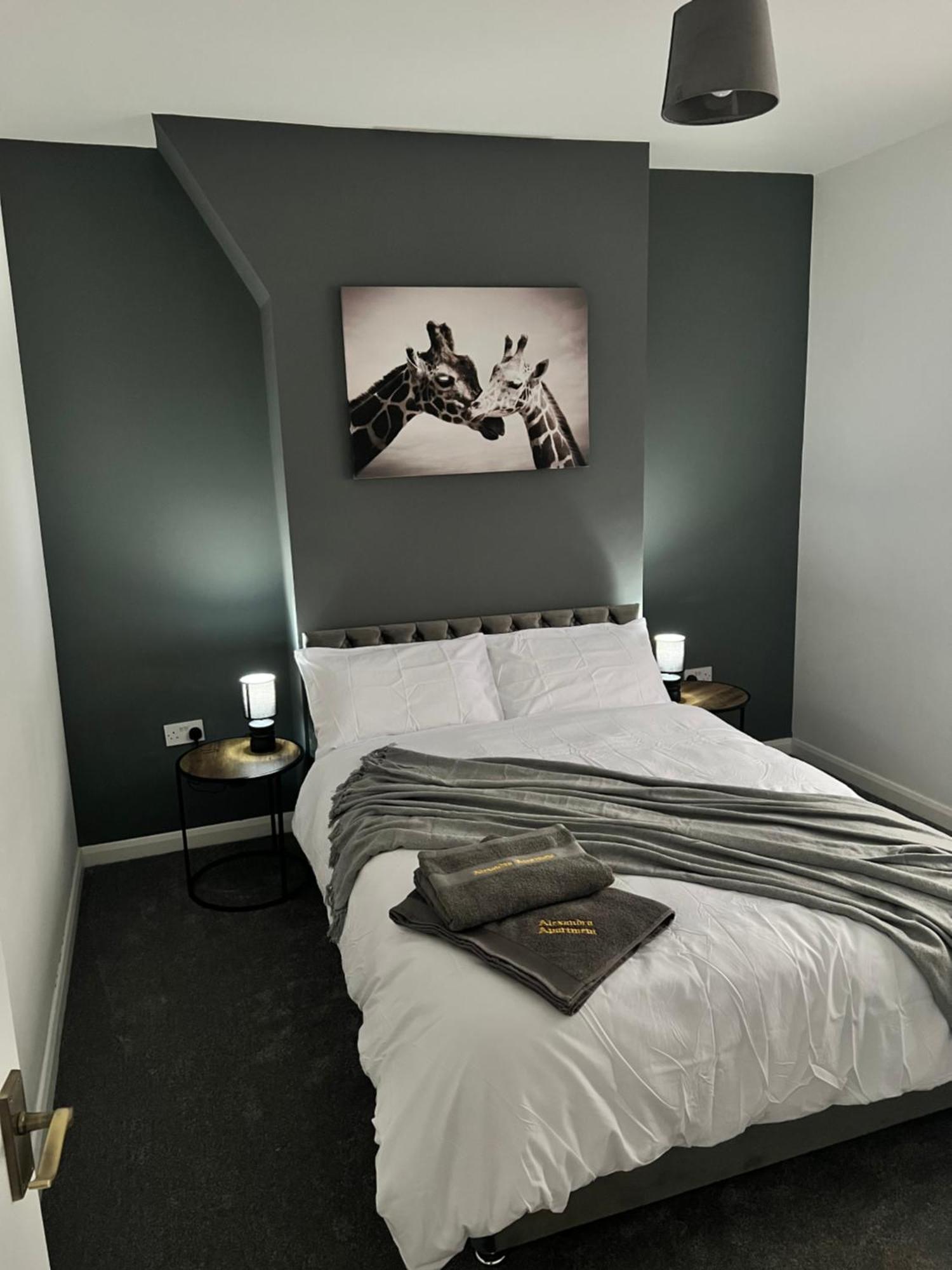 Alexandra -secured Parking -2 Bedrooms Crewe