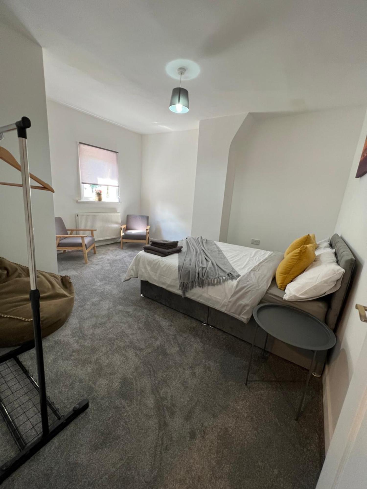 Apartment Alexandra -secured Parking -2 Bedrooms Crewe