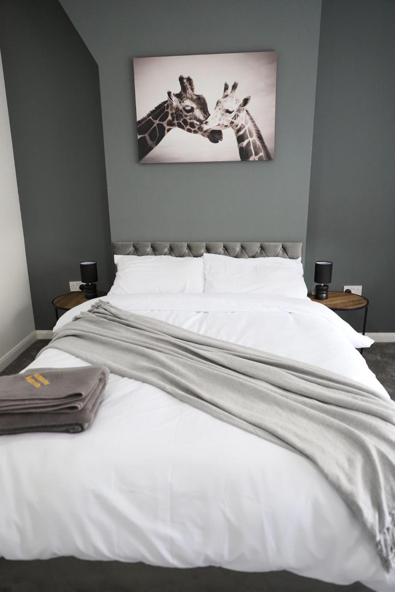 Alexandra -secured Parking -2 Bedrooms * Crewe