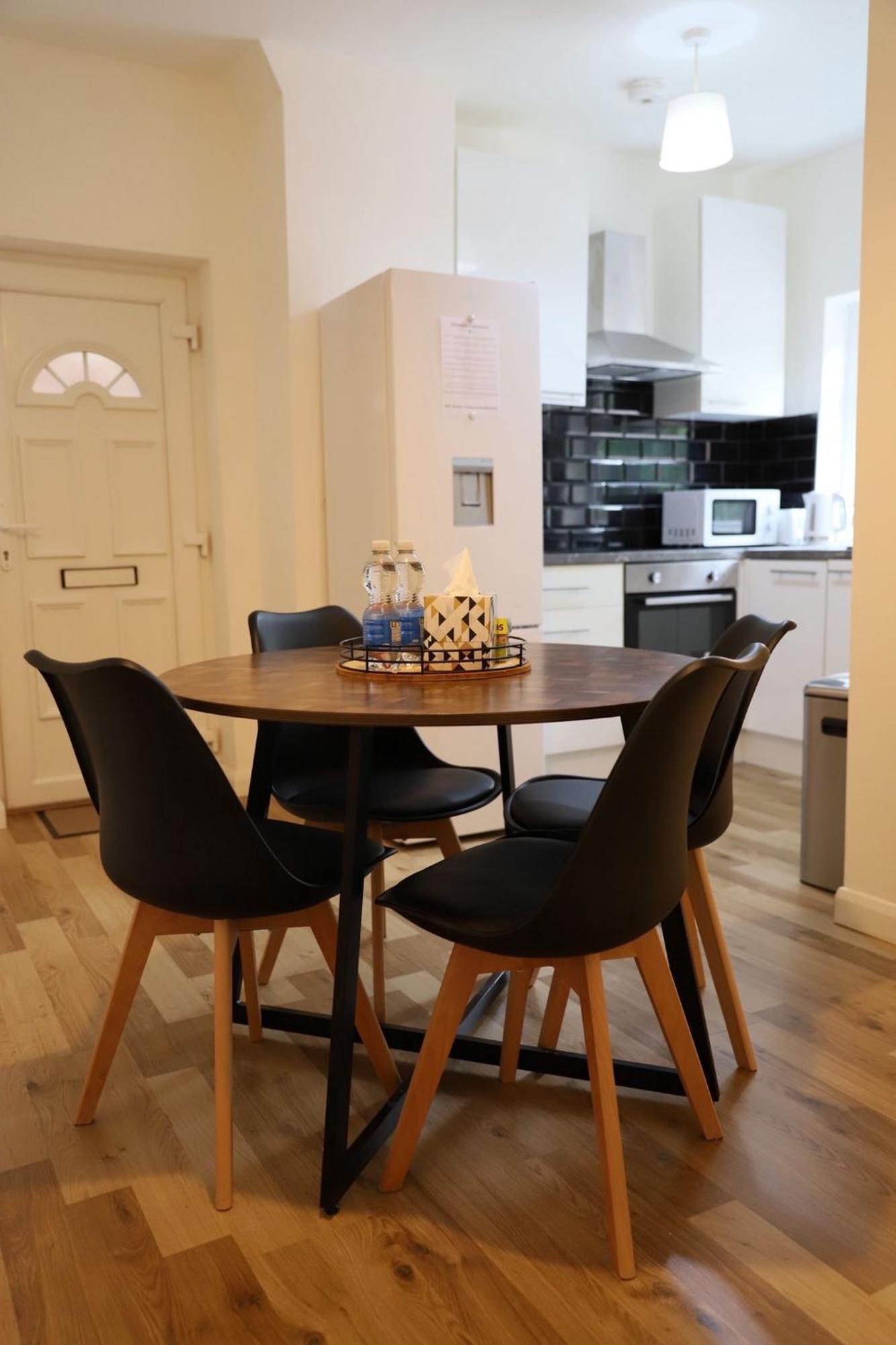 Alexandra -secured Parking -2 Bedrooms
