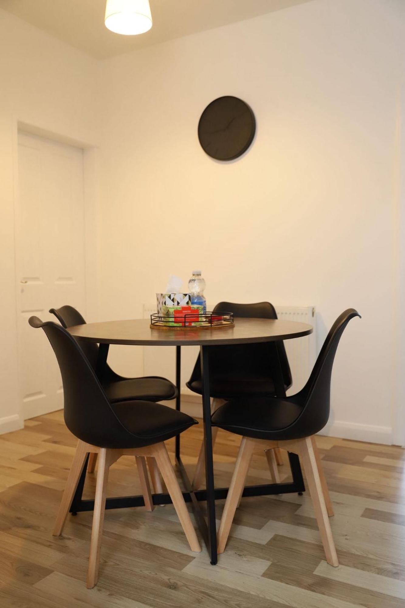 Alexandra -secured Parking -2 Bedrooms