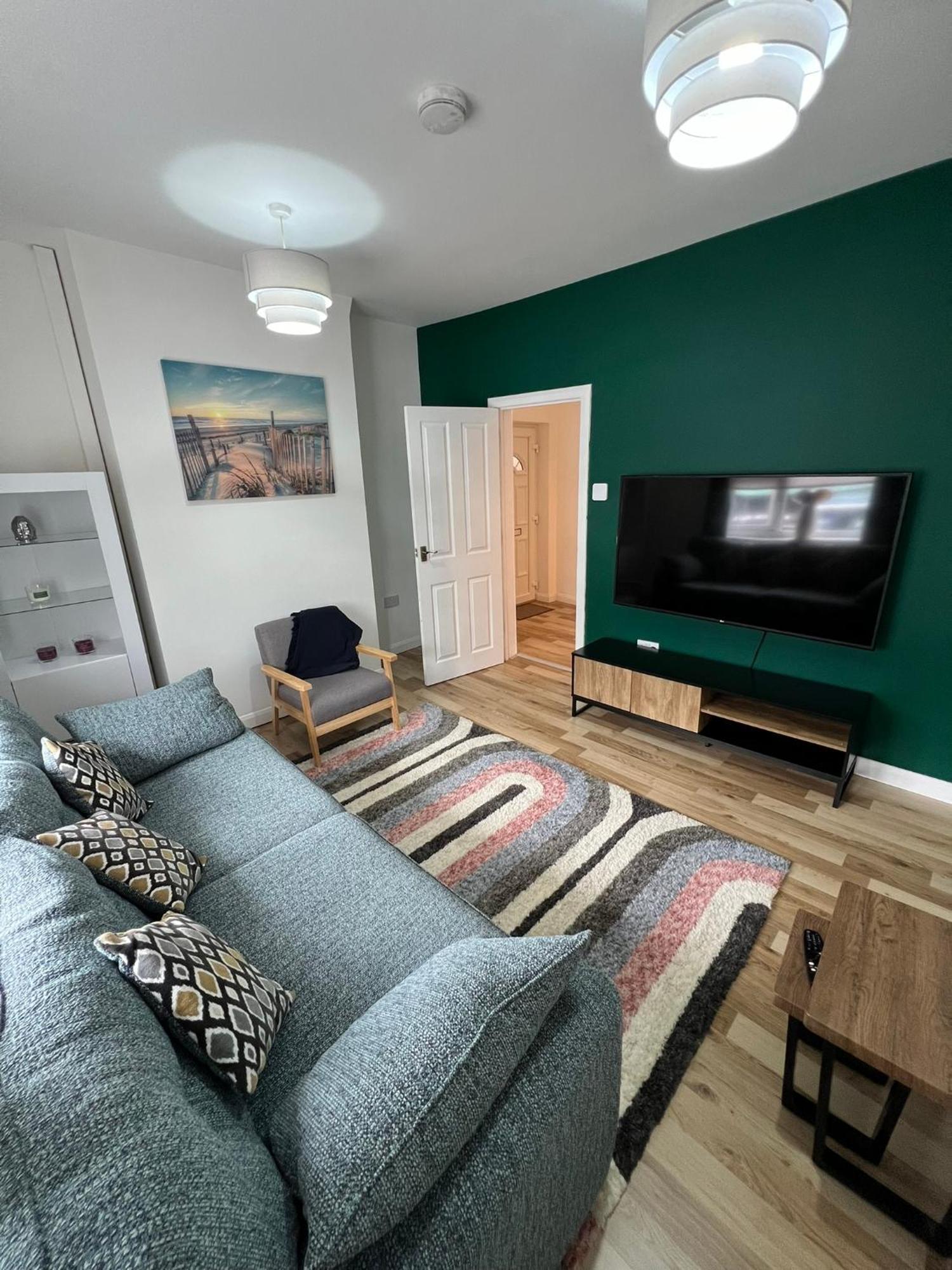 Alexandra -secured Parking -2 Bedrooms * Crewe